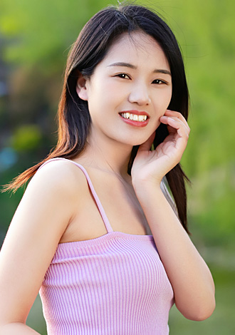Gorgeous profiles pictures: Aiqin from Zhengzhou, member , Asian, attractive