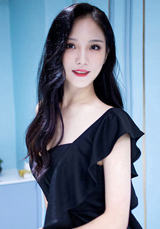 Asian member picture: Lianxin from Beijing, 23 yo, hair color Black